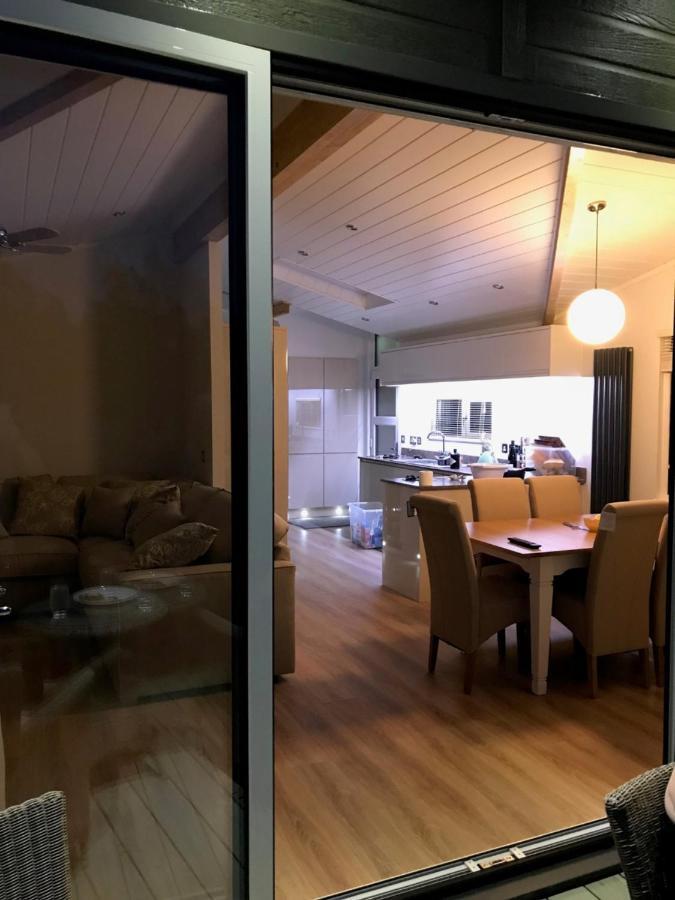 R11 Lake View, Fallbarrow Holiday Park Hotel Bowness-on-Windermere Bagian luar foto
